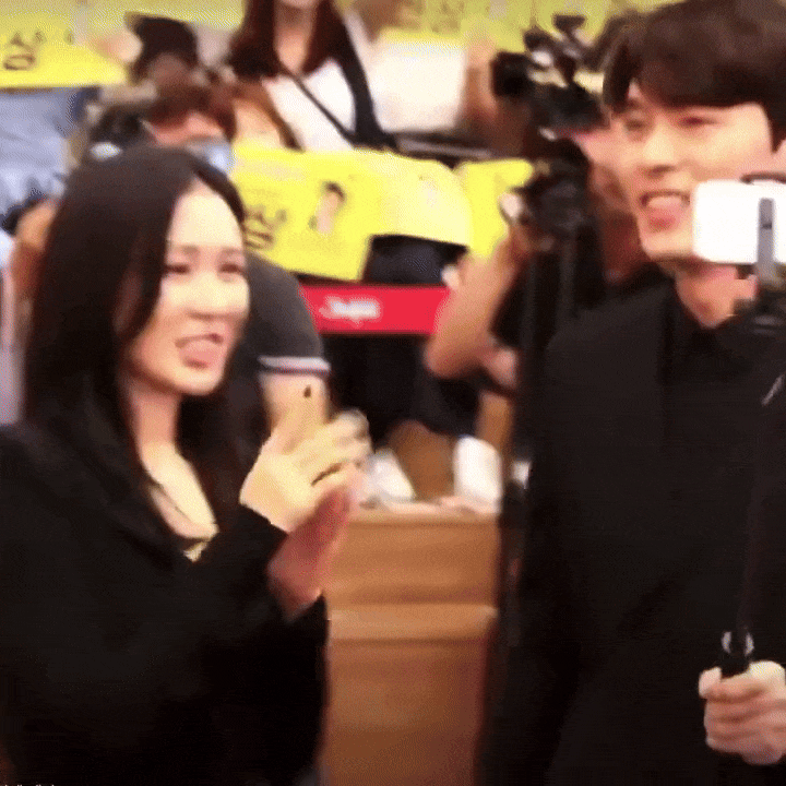 1,2 triệu người "bóc trần" hành động lạ của Hyun Bin mỗi khi bên Son Ye Jin: "Thế này mà không rung động à?" - Ảnh 1. 1,2 triệu người "bóc trần" hành động lạ của Hyun Bin mỗi khi bên Son Ye Jin: "Thế này mà không rung động à?" - Ảnh 1.