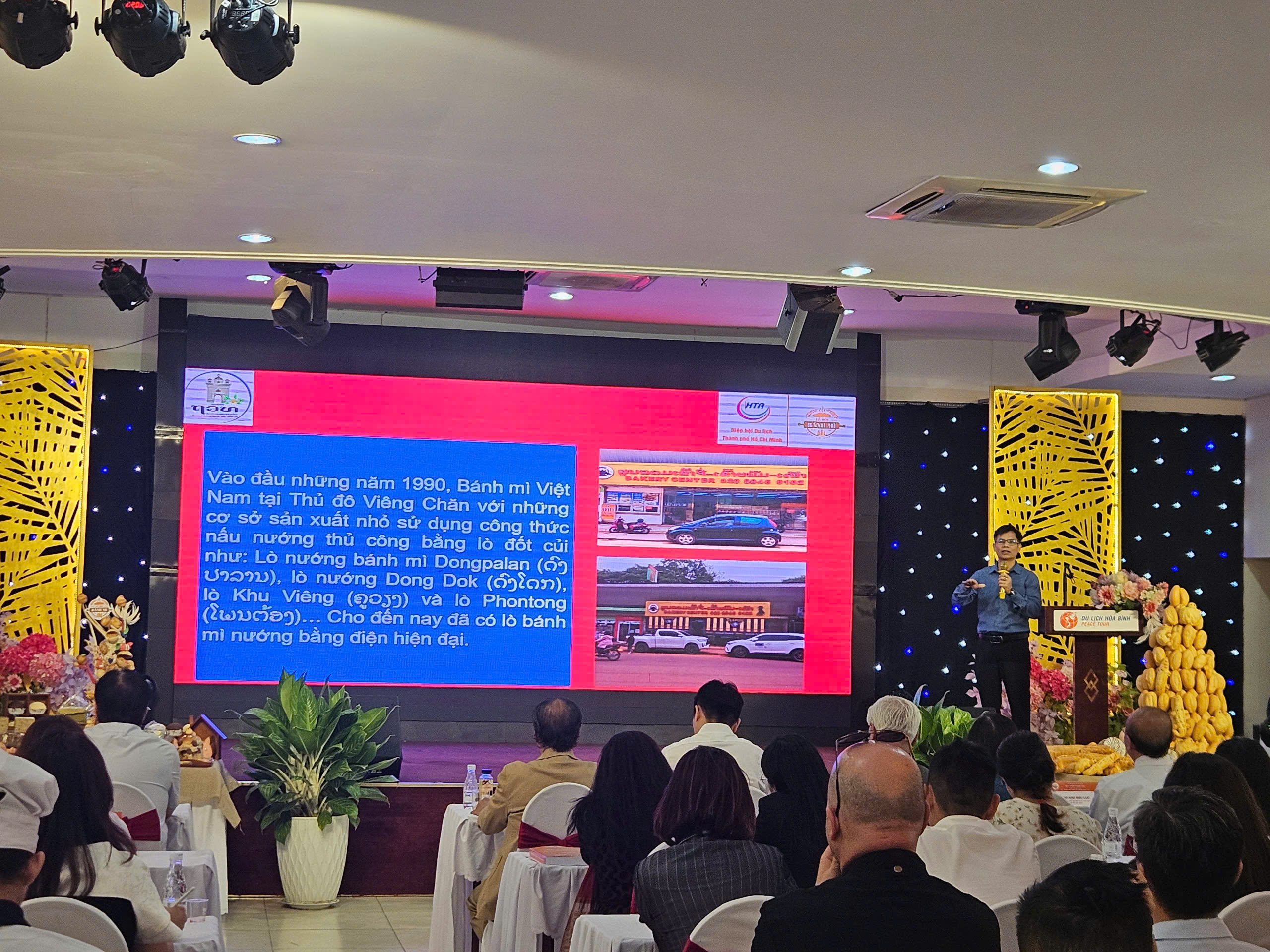 Khách Ấn Độ, Indonesia rất mê bánh mì Việt Nam nhưng...- Ảnh 3. Khách Ấn Độ, Indonesia rất mê bánh mì Việt Nam nhưng...- Ảnh 3.