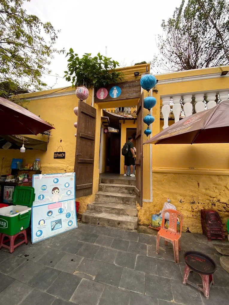 Phản ánh về phí đi vệ sinh ở Hội An: Sự thật bất ngờ về Mister Loo - Ảnh 2.