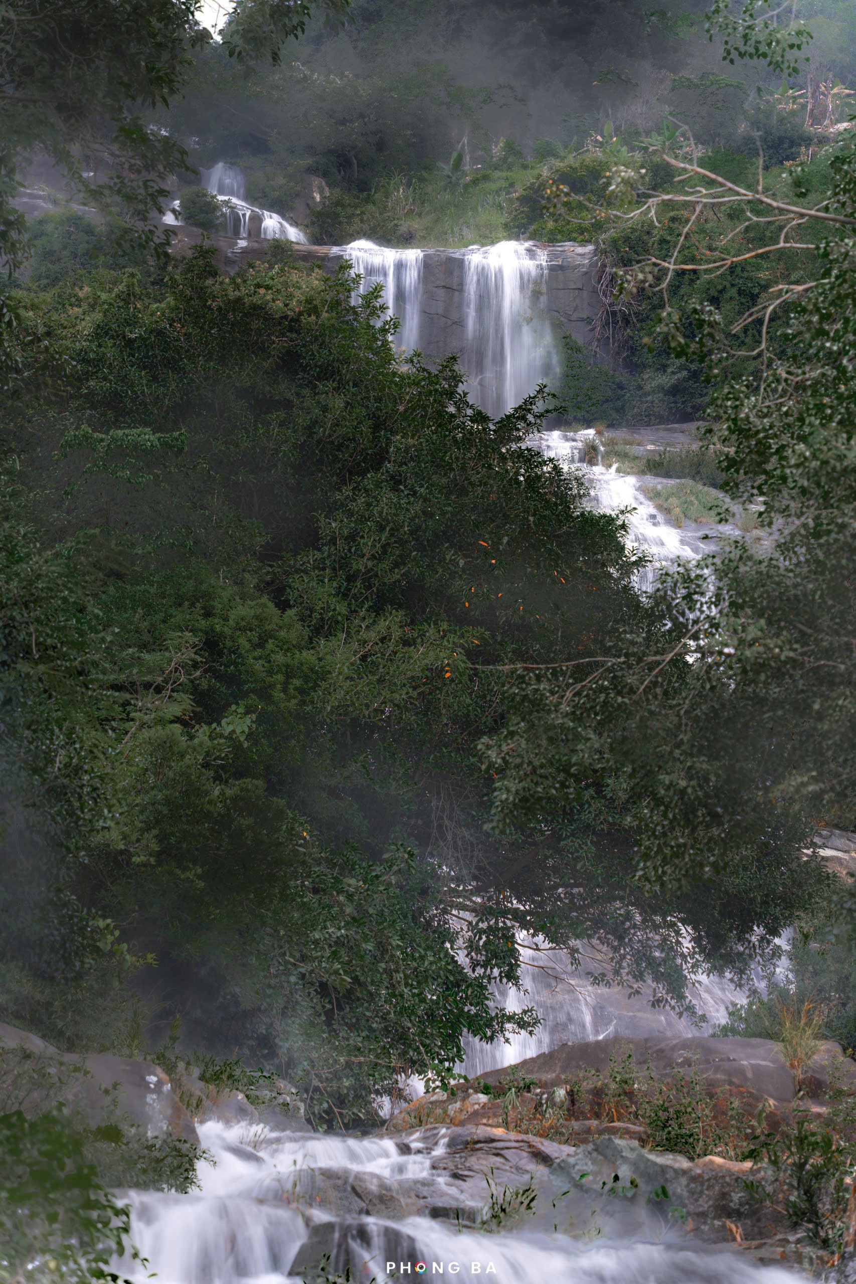 Khám phá thác Bay hùng vĩ giữa rừng già hoang sơ - 1