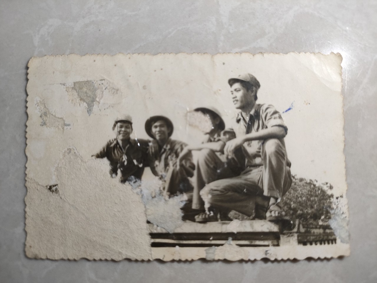 Cuộc thi viết về chủ quyền: Ký ức những ngày binh lửa - Ảnh 1. Cuộc thi viết về chủ quyền: Ký ức những ngày binh lửa - Ảnh 1.