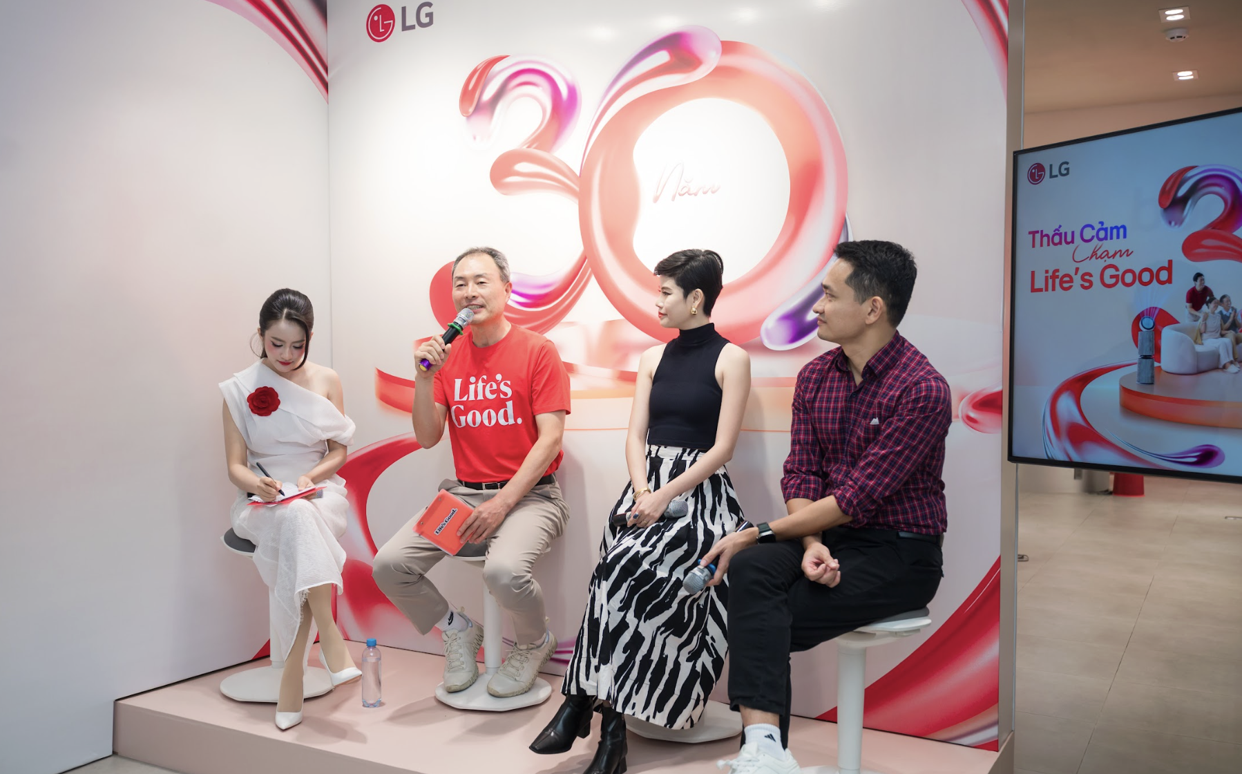 LG đánh dấu 30 năm có mặt tại thị trường Việt Nam - Ảnh 1.