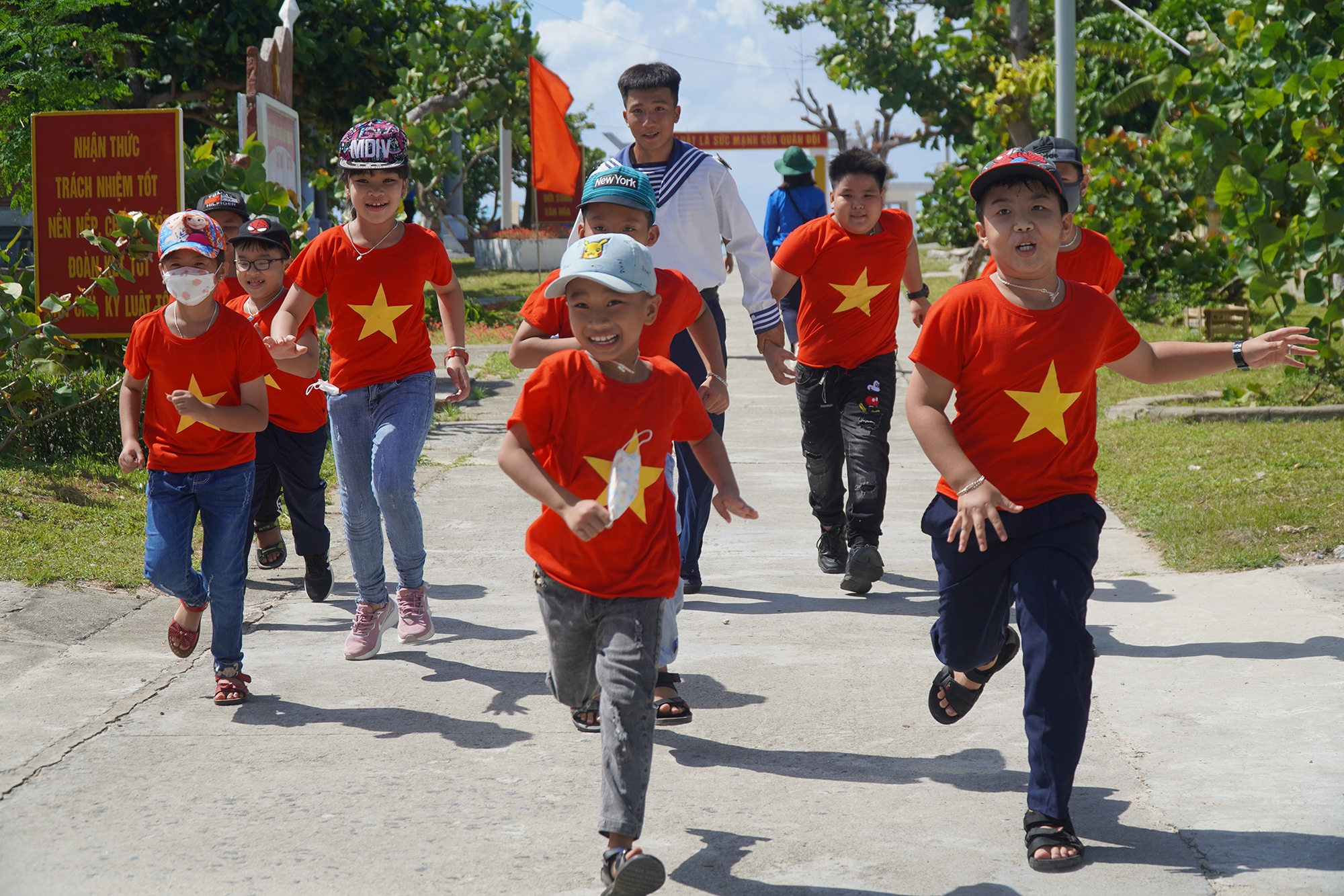 Cuộc thi viết về chủ quyền: Lá thư từ Trường Sa - Ảnh 1. Cuộc thi viết về chủ quyền: Lá thư từ Trường Sa - Ảnh 1.