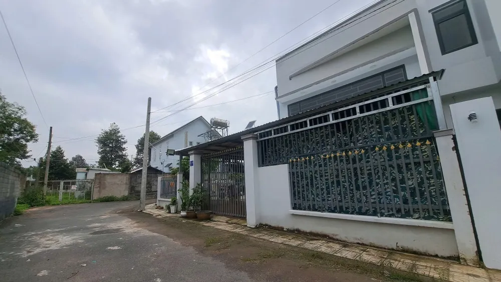 xây nhầm nhà (1).jpg