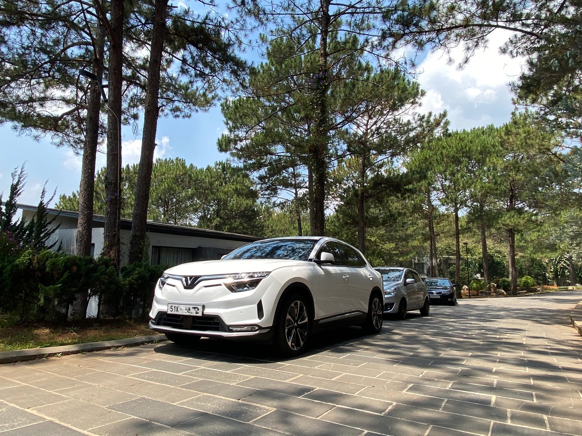 Chú ý gì khi lái xe điện từ TP.HCM đi Đà Lạt tránh gọi cứu hộ? - Ảnh 1. Chú ý gì khi lái xe điện đi từ TP.HCM đến Đà Lạt tránh gọi cứu hộ? - Ảnh 1.