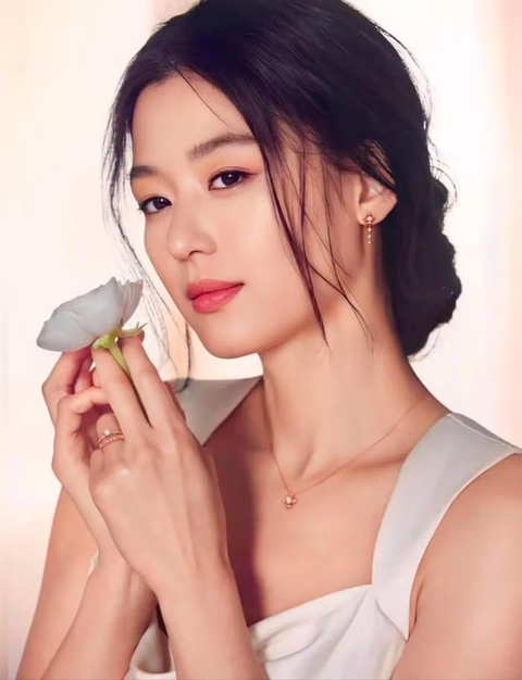 Làn sóng "tẩy chay sao Hàn" lớn chưa từng thấy ở Trung Quốc: Jeon Ji Hyun, Yoona (SNSD) thành tội đồ! - Ảnh 3. Làn sóng "tẩy chay sao Hàn" lớn chưa từng thấy ở Trung Quốc: Jeon Ji Hyun, Yoona (SNSD) thành tội đồ! - Ảnh 3.