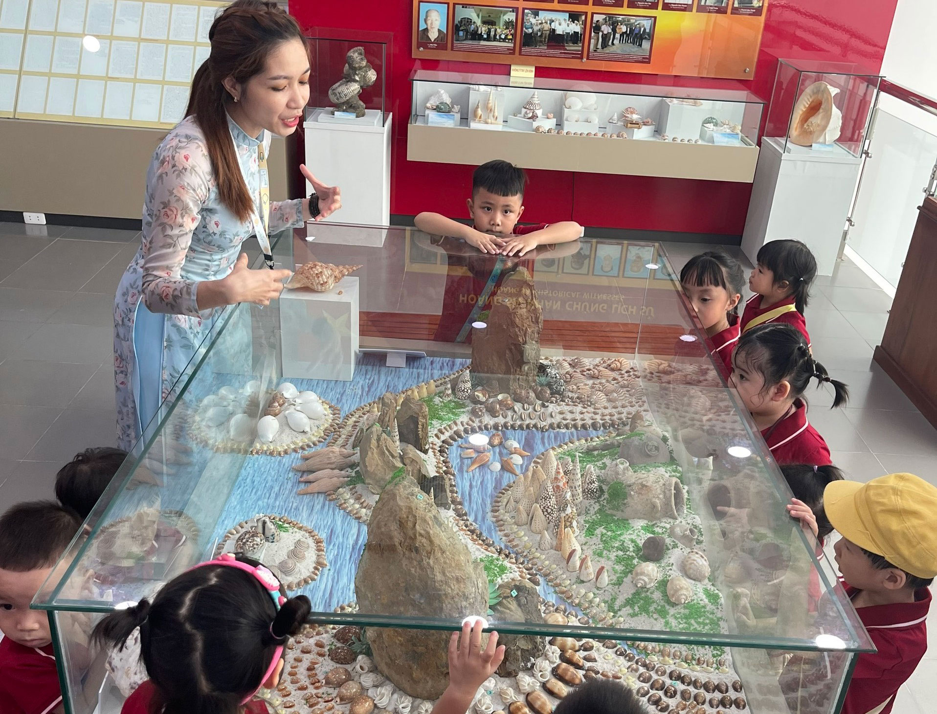 Cuộc thi viết về chủ quyền: Lan tỏa tình yêu biển đảo - Ảnh 1. Cuộc thi viết về chủ quyền: Lan tỏa tình yêu biển đảo - Ảnh 1.