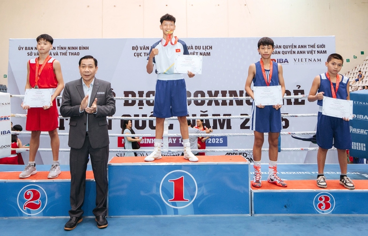 Liên đoàn Quyền anh Việt Nam vẫn hoạt động dù 'mất kết nối' với Chủ tịch Lưu Tú Bảo - Ảnh 1.