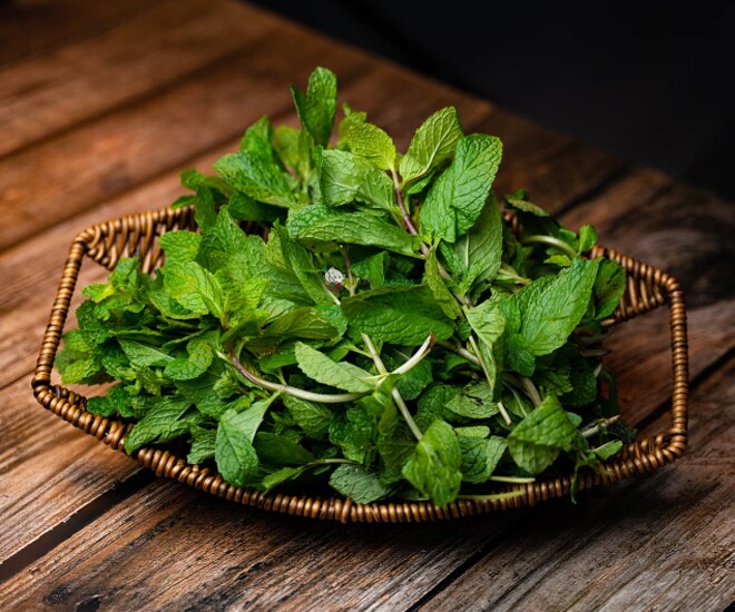 Lá bạc hà không chỉ là rau gia vị mà còn là một bí quyết làm đẹp cho phụ nữ.