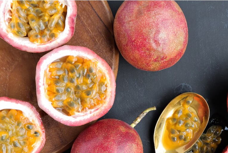 Chanh leo giàu protein không thua kém gì trứng lại có chất xơ giúp chị em no lâu, hỗ trợ giảm cân.