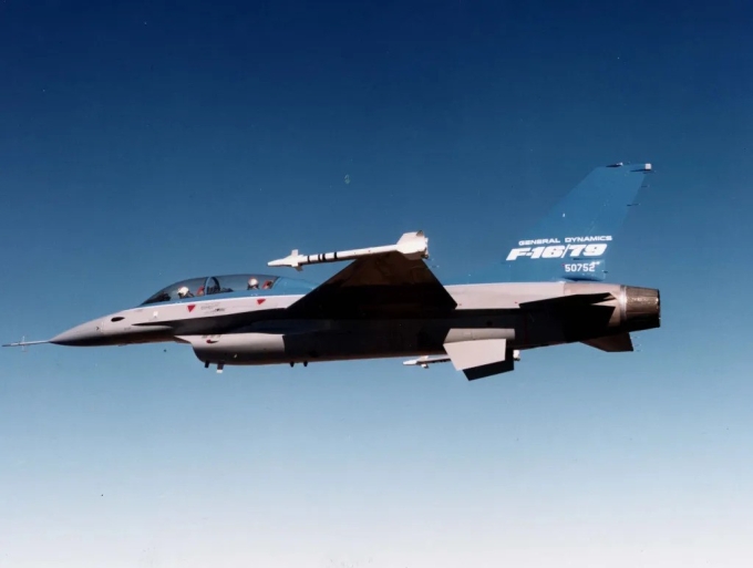 Nguyên mẫu F-16/79. Ảnh: Không quân Mỹ