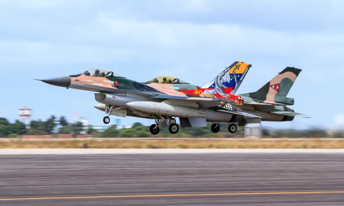Hai tiêm kích F-16A Venezuela hồi năm 2013. Ảnh: Không quân Brazil