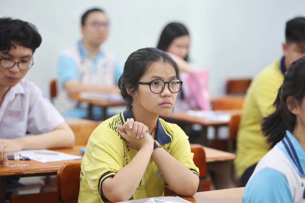 Lý do lấy ý kiến bỏ xét tuyển học bạ, giới hạn nguyện vọng tuyển sinh - 2