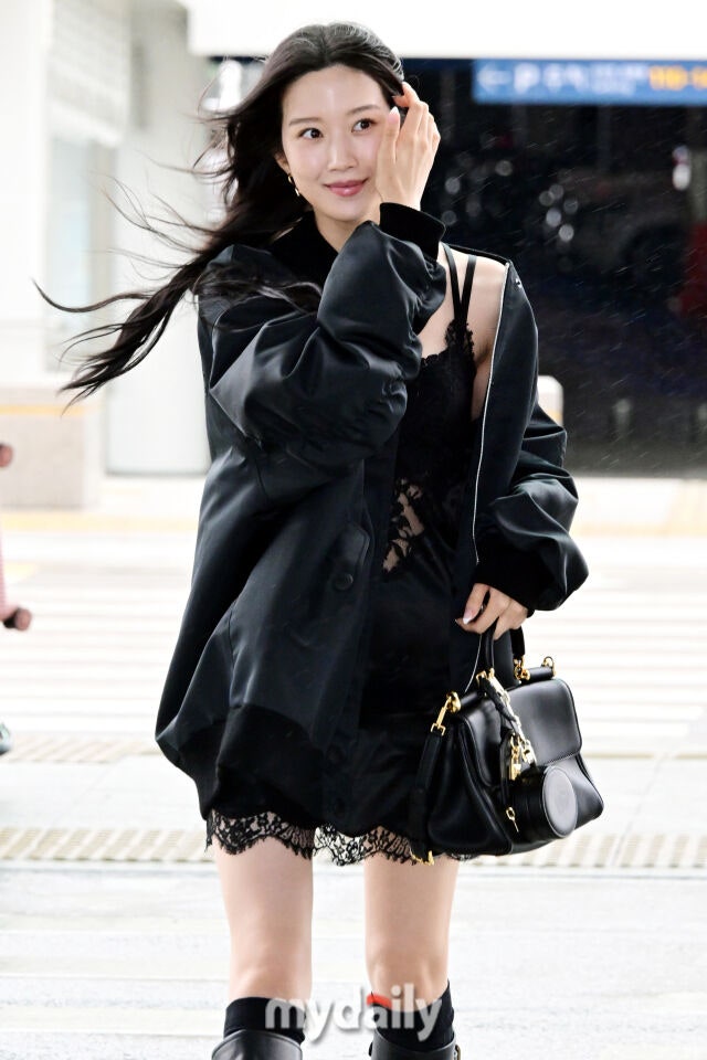 Moon Ga Young đã sợ hở bạo- Ảnh 7. Moon Ga Young đã sợ hở bạo- Ảnh 7.