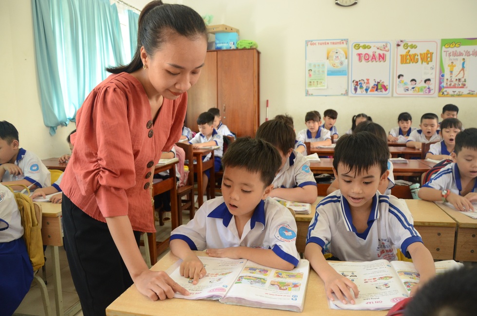 Một bộ SGK thống nhất toàn quốc: “Trông Bắc, trông Nam, trông cả địa cầu” - 3