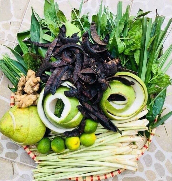 Bồ kết, tinh dầu bưởi,... là những loại dược liệu thiên nhiên nhắc đến hàng đầu trong việc hỗ trợ mọc tóc.