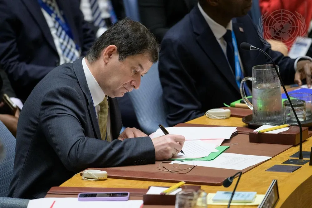 Phó Đại sứ Nga tại LHQ Dmitry Polyanskiy trong cuộc họp ngày 22-9. Ảnh: UN 2.jpg