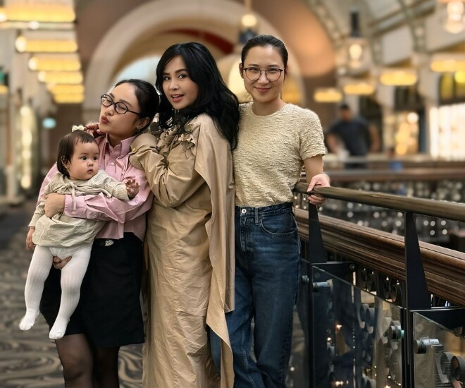 Diva Thanh Lam sang Úc thăm con gái đầu lòng - Hồng Vân (bìa phải).