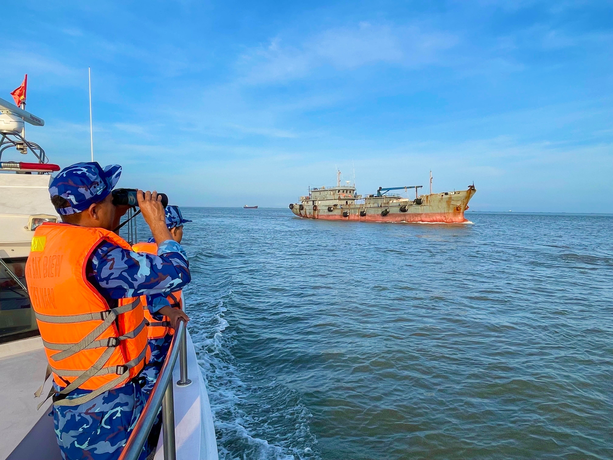 Nâng cao hiệu quả thực thi pháp luật trên biển- Ảnh 1. Nâng cao hiệu quả thực thi pháp luật trên biển- Ảnh 1.