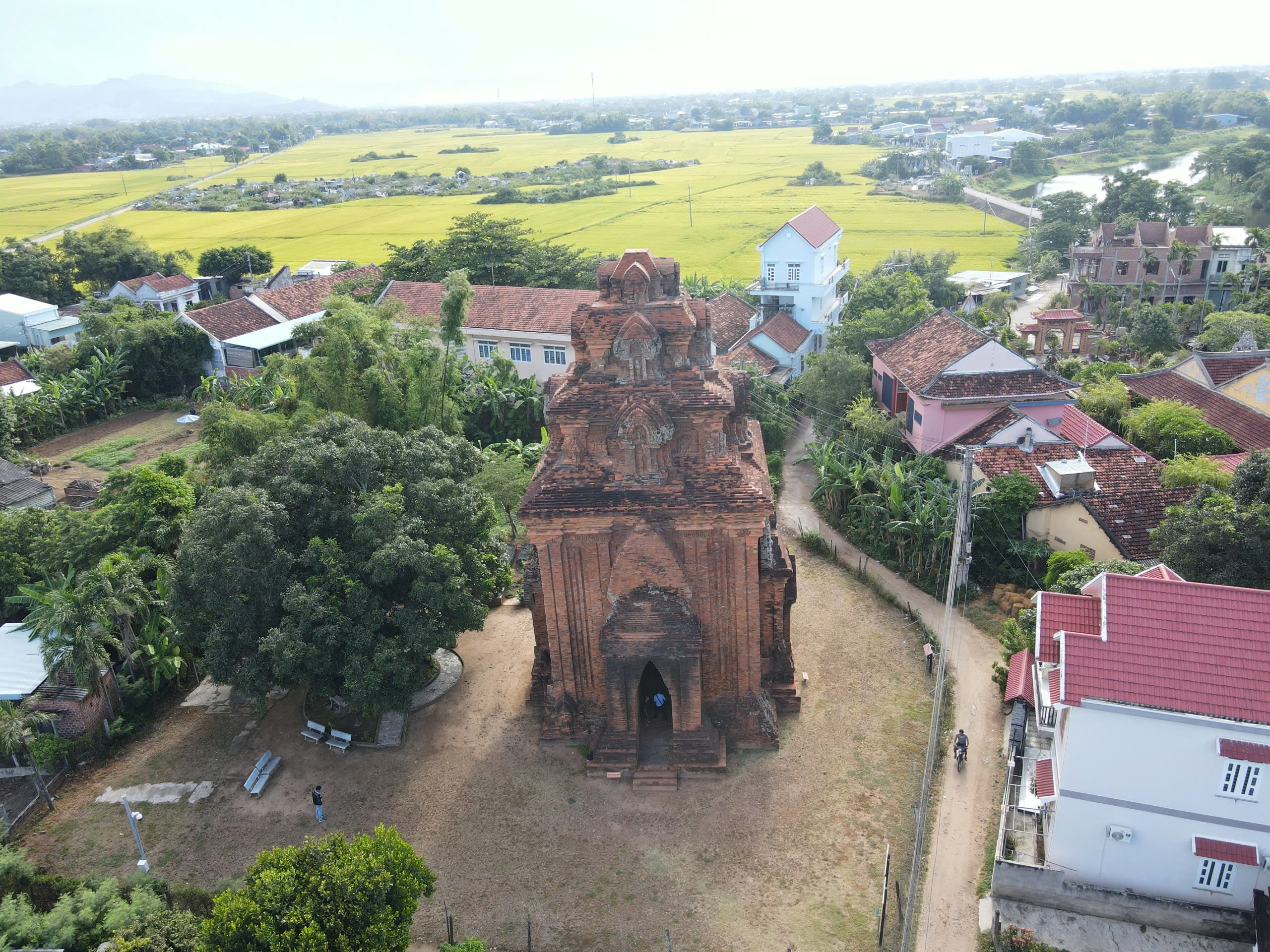 Ngắm tháp Chăm ngàn năm tuổi, cổ nhất ở Gia Lai- Ảnh 1.