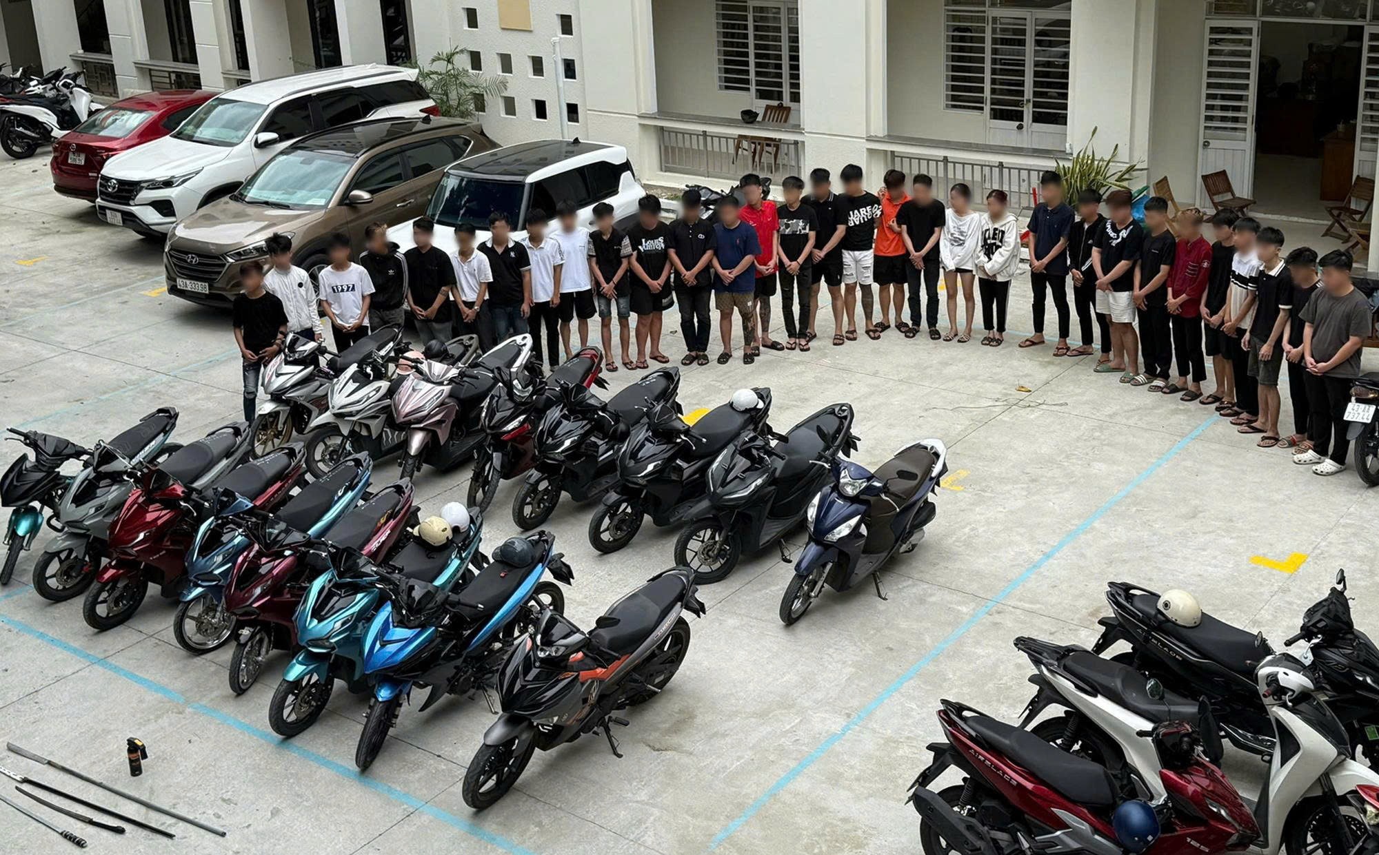 Nghiêm trị hành vi tụ tập, gây rối, ‘càn quấy’ trên đường phố Đà Nẵng 1 Nghiêm trị hành vi tụ tập, gây rối, ‘càn quấy’ trên đường phố Đà Nẵng - Ảnh 1.