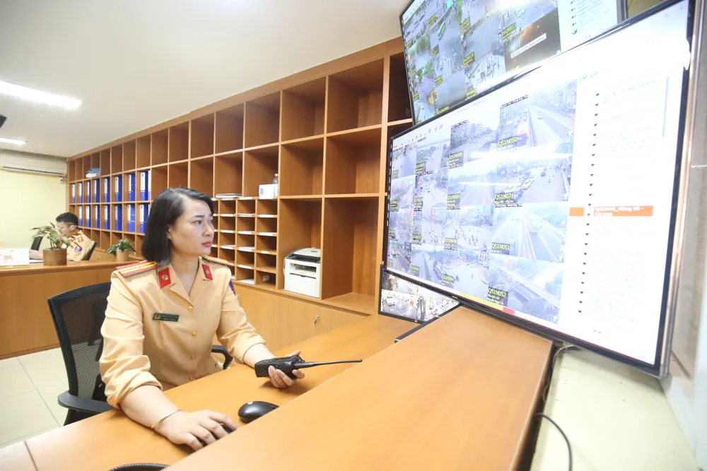 Thông tư quy định chi hỗ trợ cá nhân, tổ chức cung cấp thông tin phản ánh vi phạm hành chính về trật tự an toàn giao thông đang được dự thảo. Hiện Thông tư quy định chi hỗ trợ cá nhân, tổ chức cung cấp thông tin phản ánh vi phạm hành chính về trật tự an toàn giao thông đang được dự thảo.