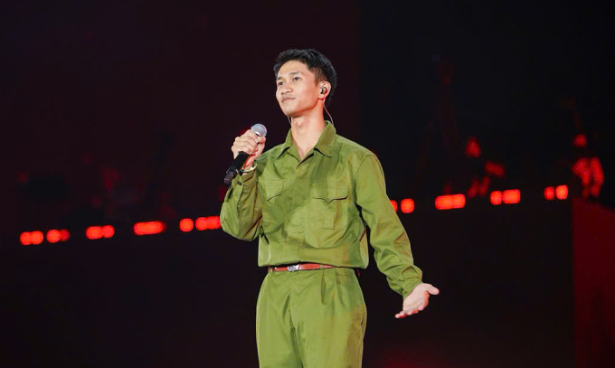 Nguyễn Hùng trên sân khấu V Fest, ngày 20/9. Ảnh: Ban tổ chức cung cấp