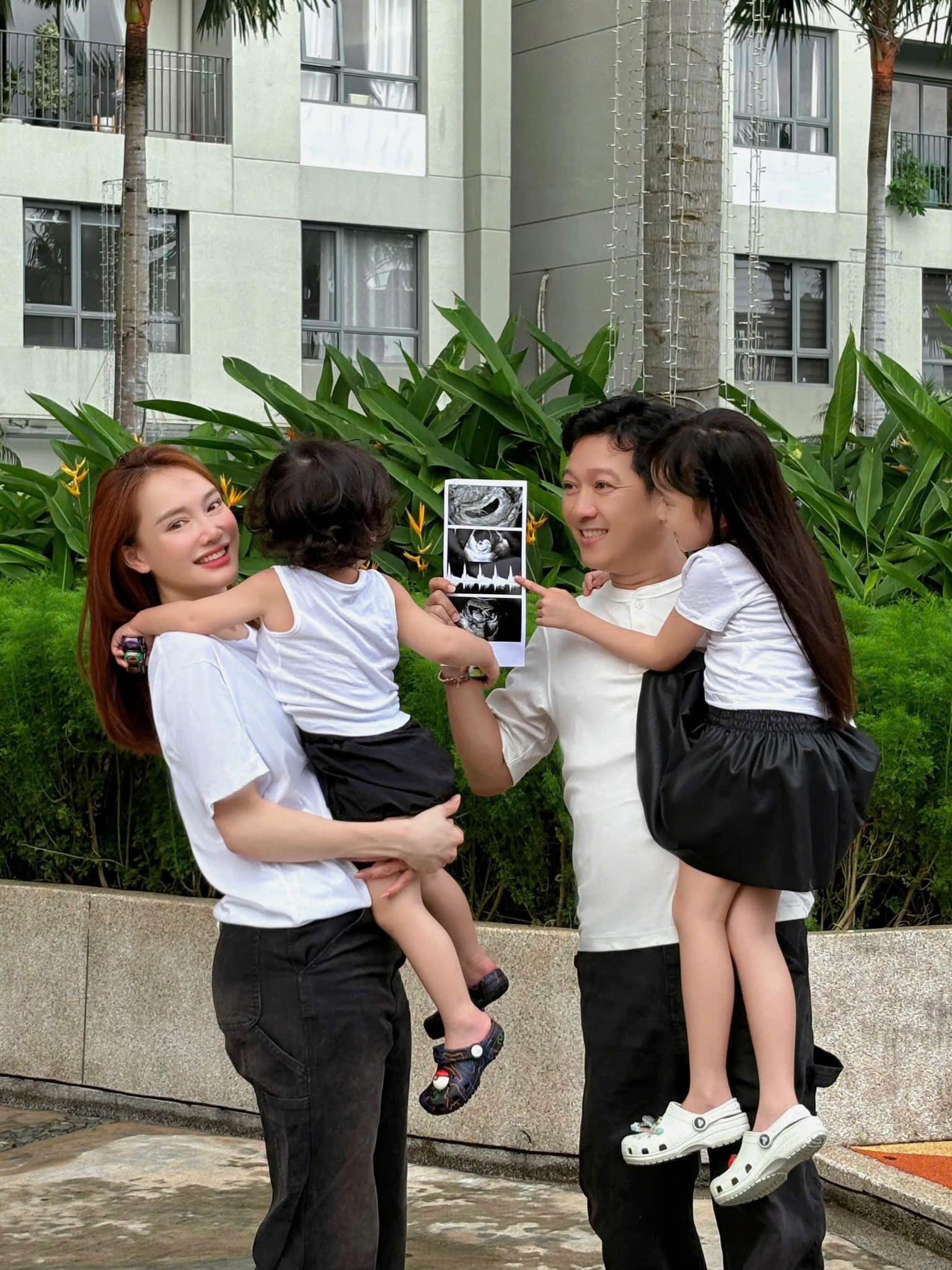 Nhã Phương xác nhận mang thai lần 3 đúng kỷ niệm 7 năm ngày cưới- Ảnh 1.