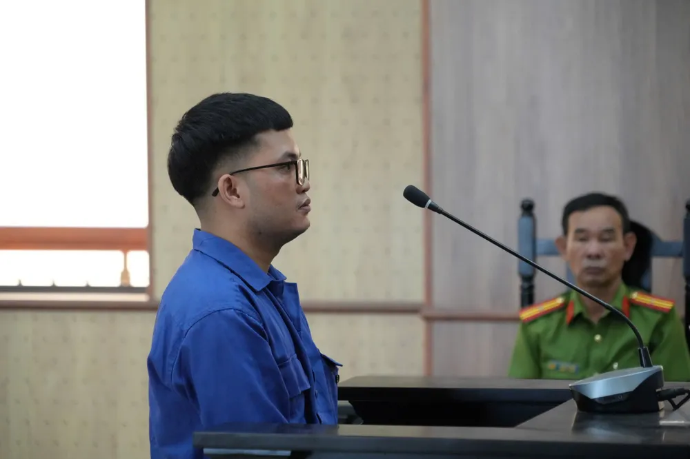 Bị cáo Nguyễn Đình Phúc bị HĐXX tuyên phạt mức án 12 năm tù vì lừa đảo chiếm đoạt tài sản của một giám đốc công ty tại Nhật Bản. Ảnh: TK Chiếm đoạt tài sản