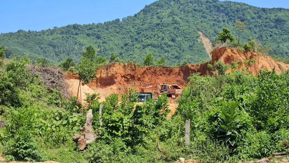 Một mỏ khoáng sản tại Đà Nẵng. Ảnh: TẤN VIỆT mỏ khoáng sản