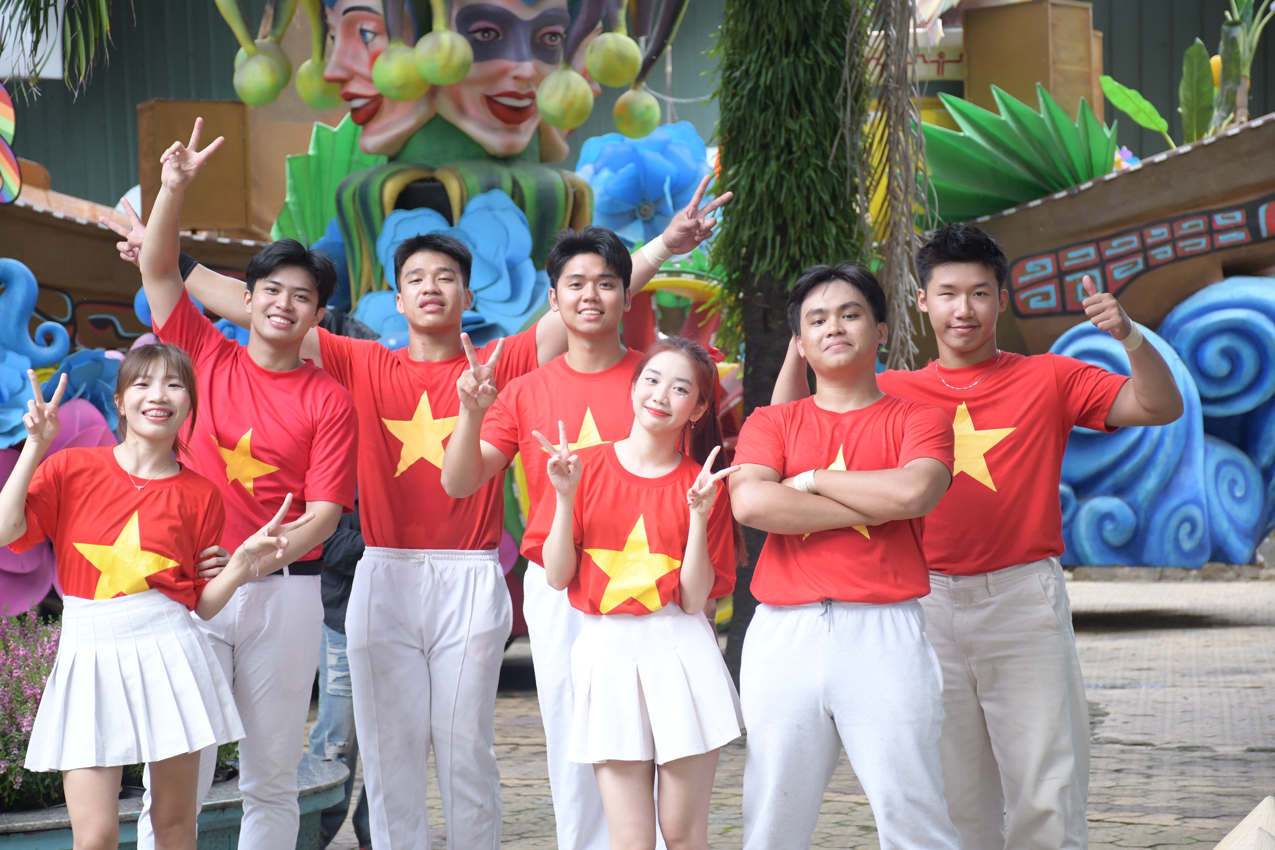 Lễ 2-9, nhiều điểm đến ở TP HCM nhộn nhịp khách du lịch- Ảnh 3.