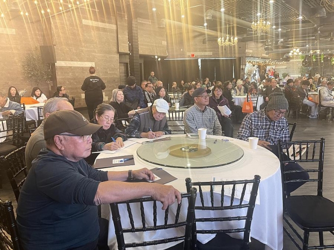 Người chăm sóc thân nhân tại gia gốc Việt dự hội thảo hướng dẫn, giới thiệu nguồn lực hỗ trợ ở quận Cam. Ảnh: USC