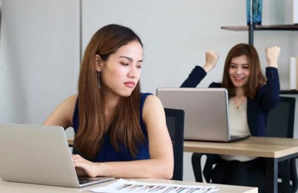 eq thấp công sở 2 EQ thấp, người EQ thấp, công sở