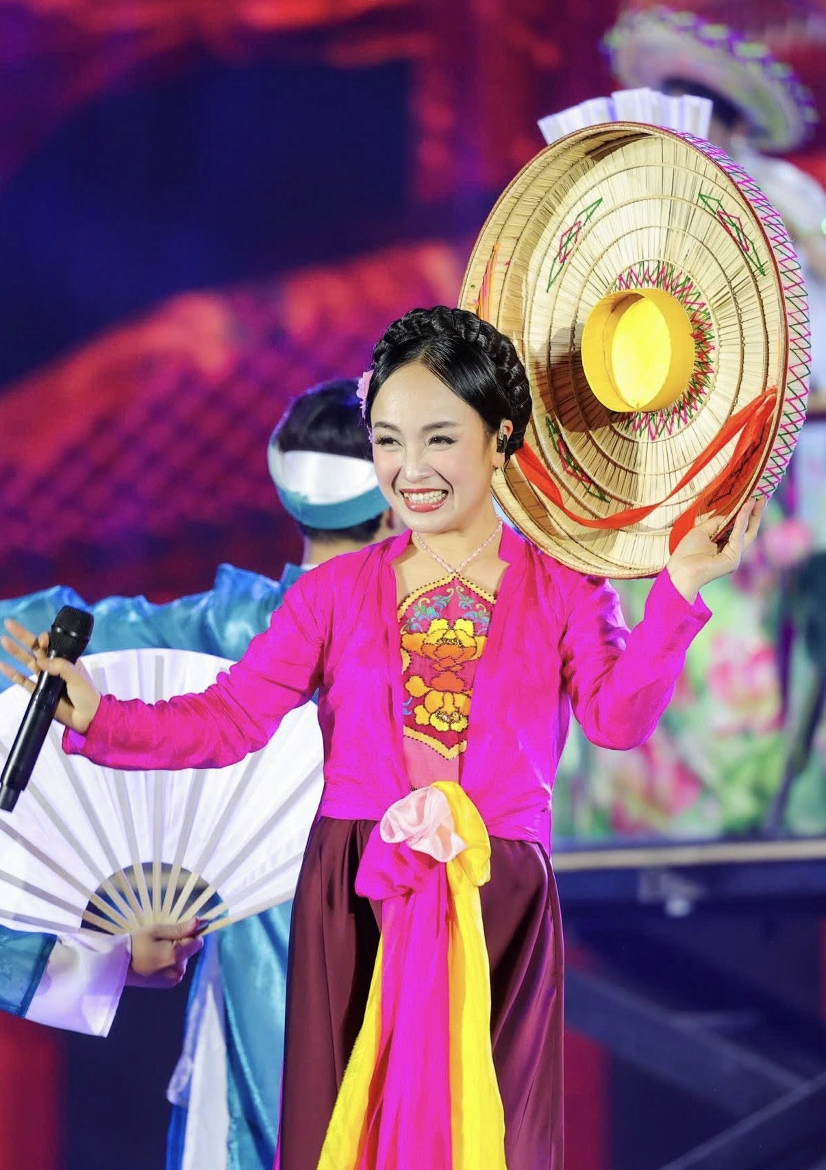 Nữ NSND vừa lên chức giám đốc nhà hát: Mỹ nhân tài sắc vẹn toàn, chồng cũng là lãnh đạo, rất nổi tiếng- Ảnh 1.