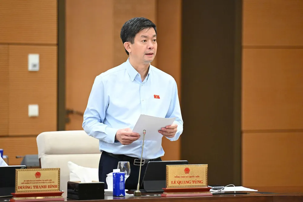 Tổng Thư ký Quốc hội - Chủ nhiệm Văn phòng Quốc hội Lê Quang Tùng. Ảnh: QH ong-le-quang-tung-khoa-xv-la-nhiem-ky-dau-tien-quoc-hoi-to-chuc-cac-ky-hop-bat-thuong.jpg