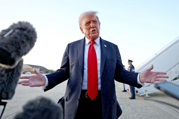 Ông Trump ra 'tối hậu thư' sau vụ bắt 475 công nhân nhà máy Hyundai tại Mỹ 1 Ông Trump ra 'tối hậu thư' sau vụ bắt 475 công nhân nhà máy Hyundai tại Mỹ - Ảnh 1.