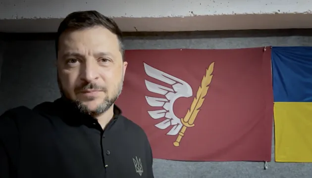 Tổng thống Ukraine thăm tiền tuyến Donetsk.png