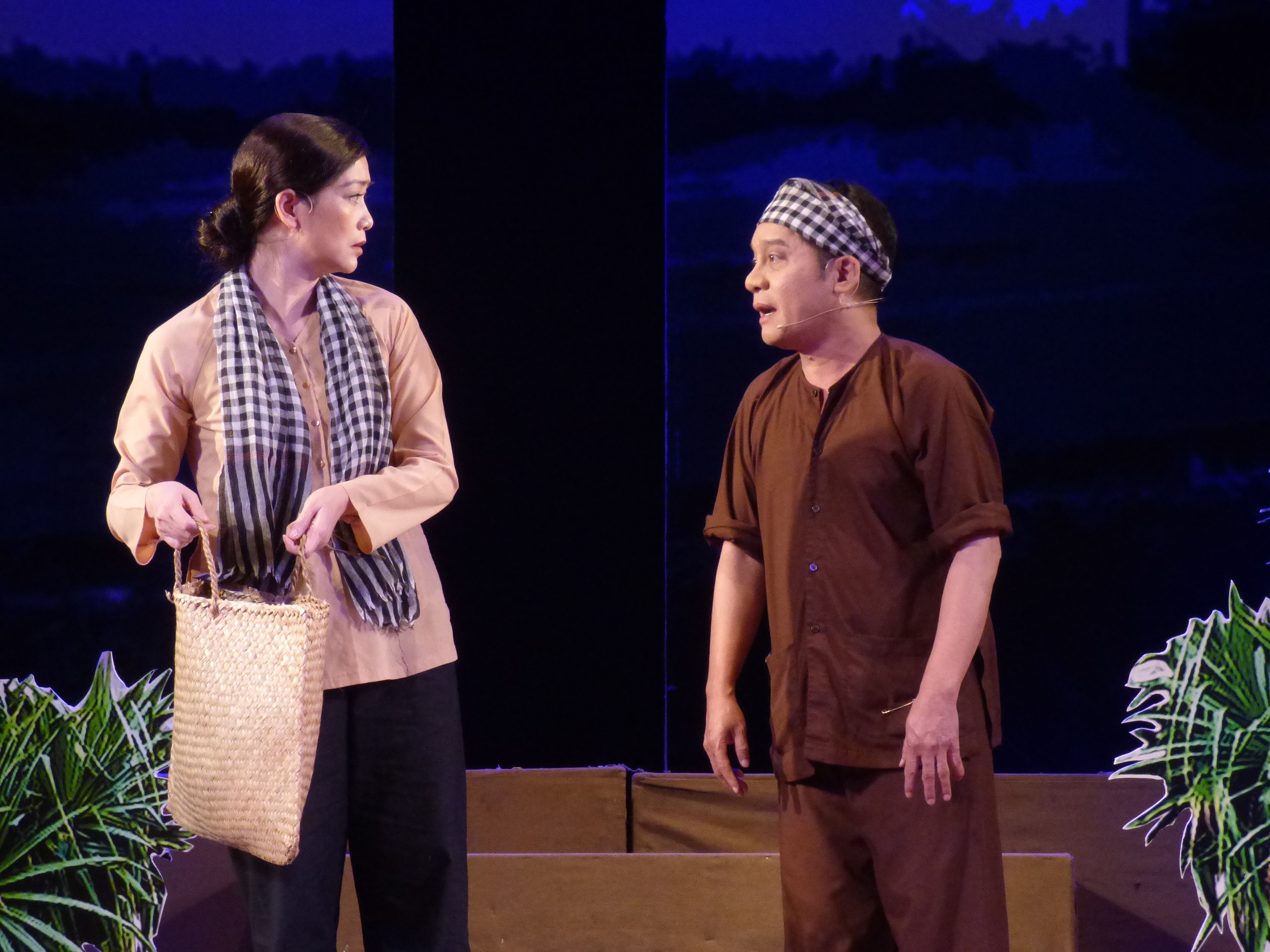 Phát hàng ngàn vé mời cho khán giả xem 3 vở kịch đoạt huy chương vàng - Ảnh 1.