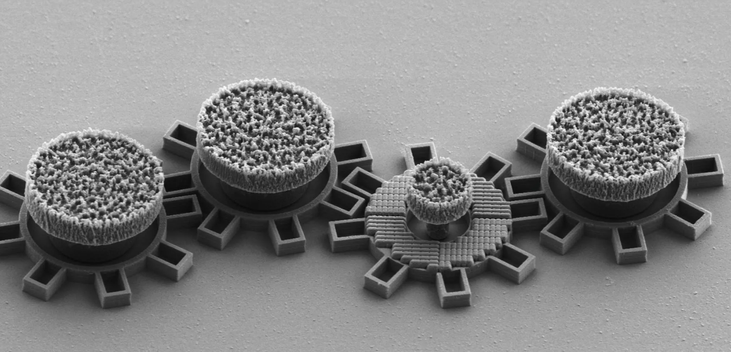 Phát minh bánh răng nhỏ hơn sợi tóc, chạy bằng ánh sáng 1 Phát minh bánh răng nhỏ hơn sợi tóc, chạy bằng ánh sáng - Ảnh 1.