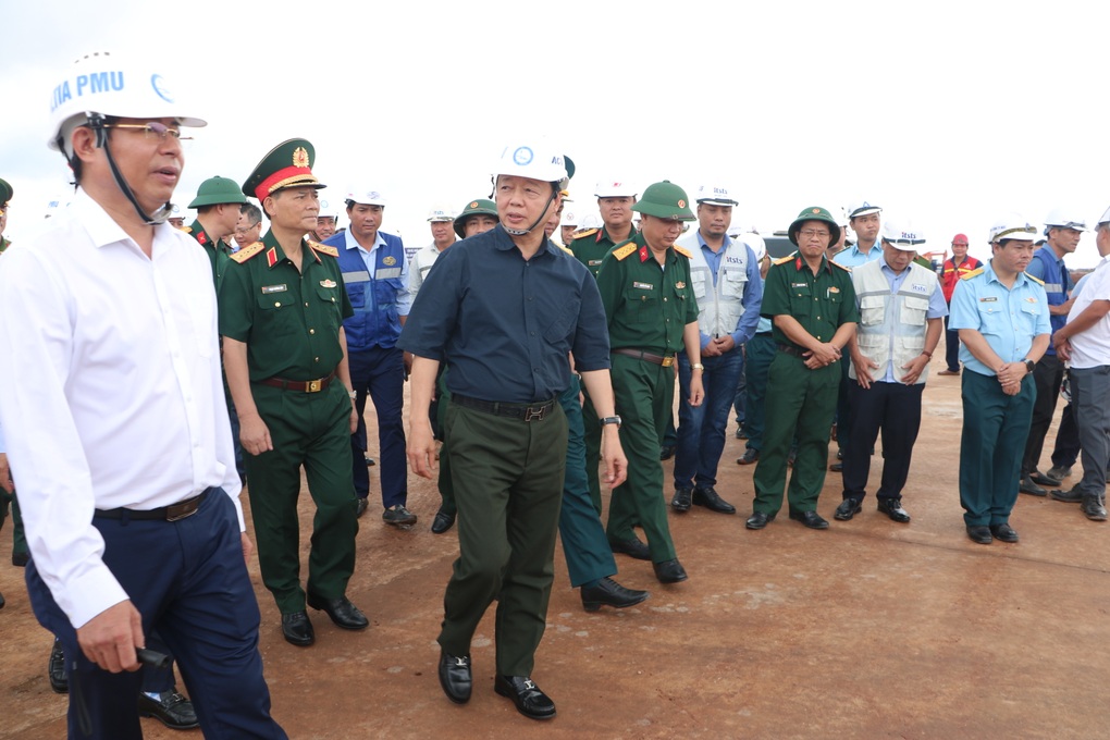 Phó Thủ tướng chỉ đạo đẩy nhanh các tuyến đường kết nối sân bay Long Thành - 1