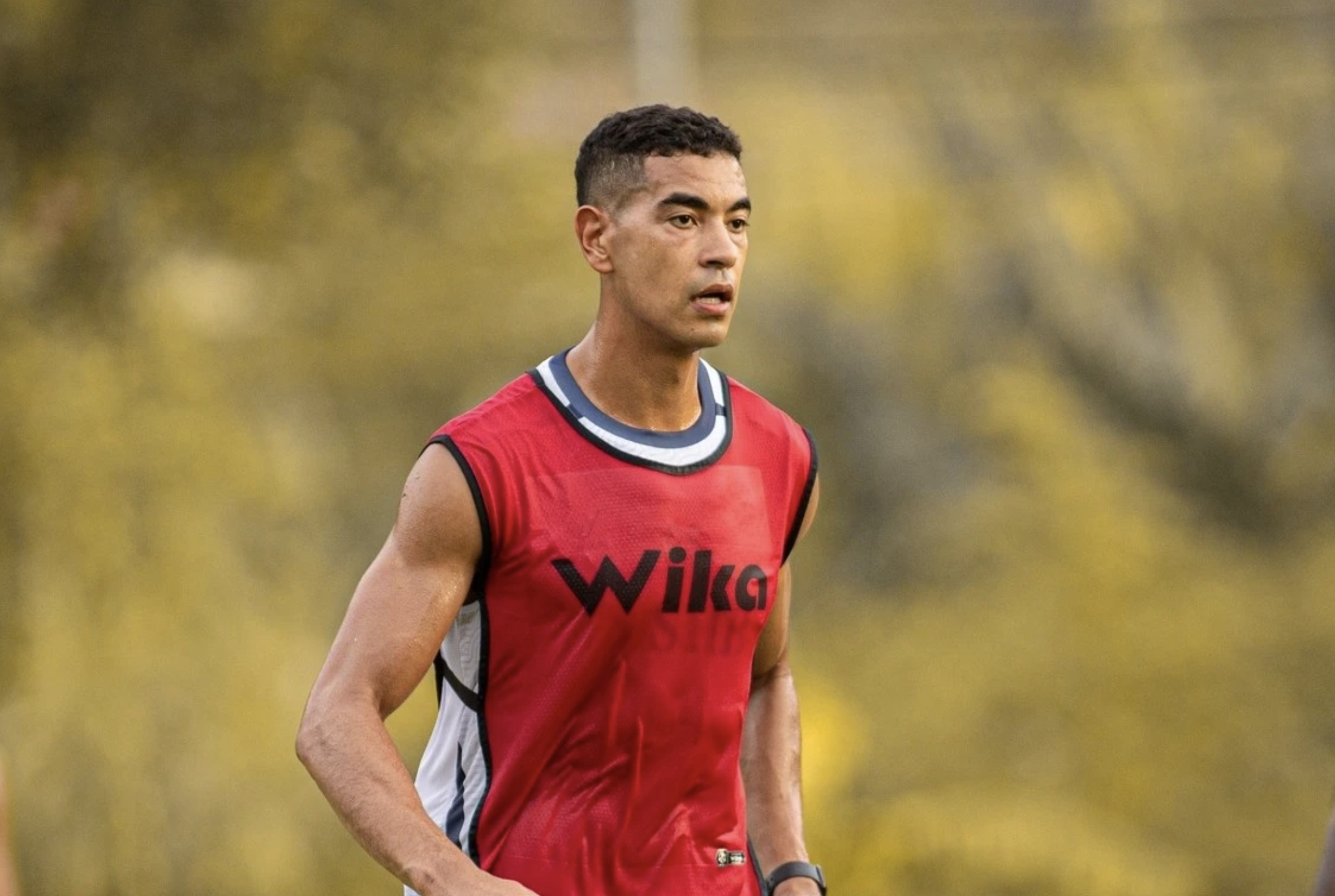 Trung vệ cao 1,95 m nhập tịch thành công: Cùng đội tuyển Việt Nam đấu Malaysia?- Ảnh 1.