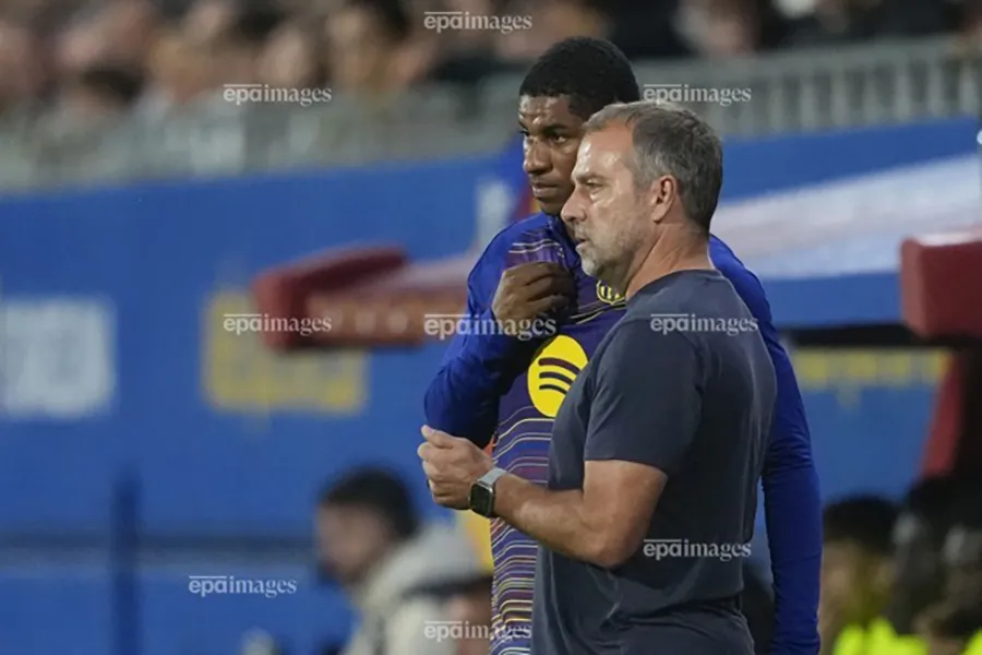 Rashford bị loại khỏi đội hình Barcelona vì vô kỷ luật và chỉ được HLV Hansi Flick tung vào sân từ ghế dự bị đầu hiệp 2 trận gặp Getafe. ẢNH: EPA Rashford bị loại khỏi đội hình Barcelona vì vô kỷ luật,Rashford,Barcelona