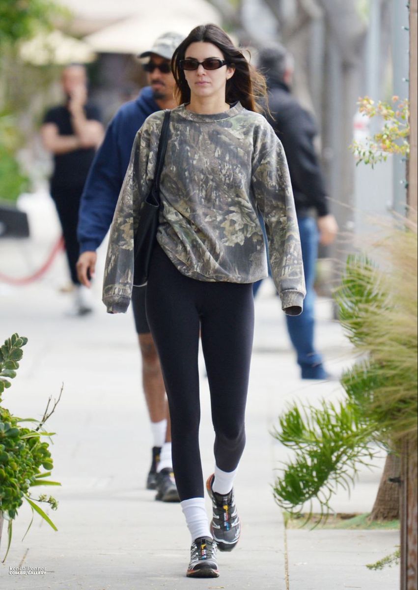 Salomon - Đôi sneakers “thô kệch” trở thành đồng phục của hội IT girl toàn cầu- Ảnh 2. Salomon - Đôi sneakers “thô kệch” trở thành đồng phục của hội IT girl toàn cầu- Ảnh 2.