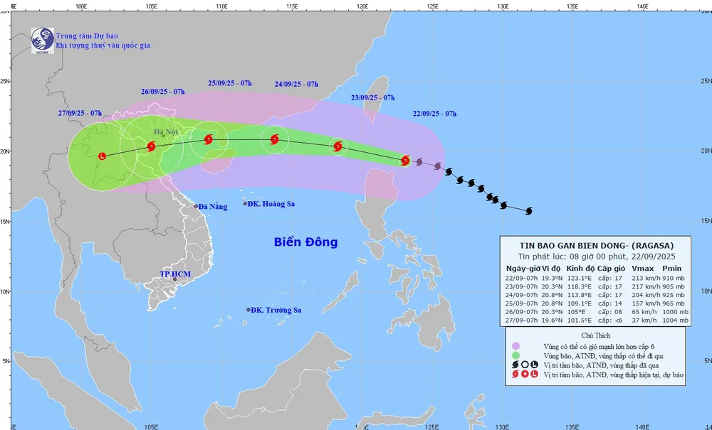 Bản đồ dự báo quỹ đạo và cường độ siêu bão RAGASA phát lúc 8 giờ ngày 22-9. Ảnh: Trung tâm Dự báo khí tượng thủy văn Quốc gia Siêu bão RAGASA.jpg
