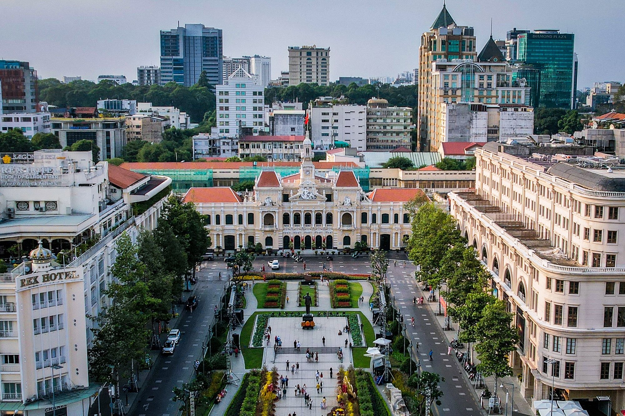 Siêu đô thị TP.HCM cần quảng trường xứng tầm- Ảnh 1. Siêu đô thị TP.HCM cần quảng trường xứng tầm- Ảnh 1.