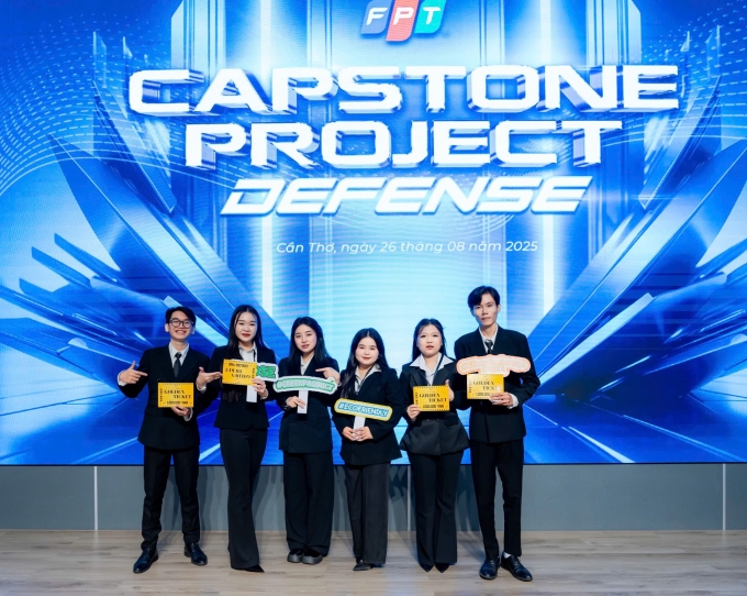 6 thành viên nhóm POSE thực hiện dự án làm muỗng, lót ly từ vỏ quất. Ảnh: FPTU