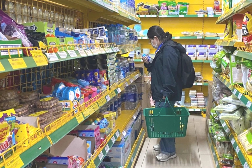 Sinh viên đi chợ: Sợ “chặt chém”, ngại mặc cả từng đồng - 1