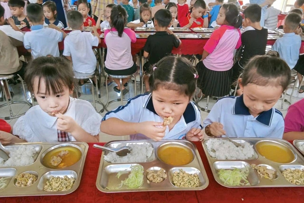 Suất ăn bán trú 15.000 đồng ở trường miền núi: Phụ huynh nói gì? - 1