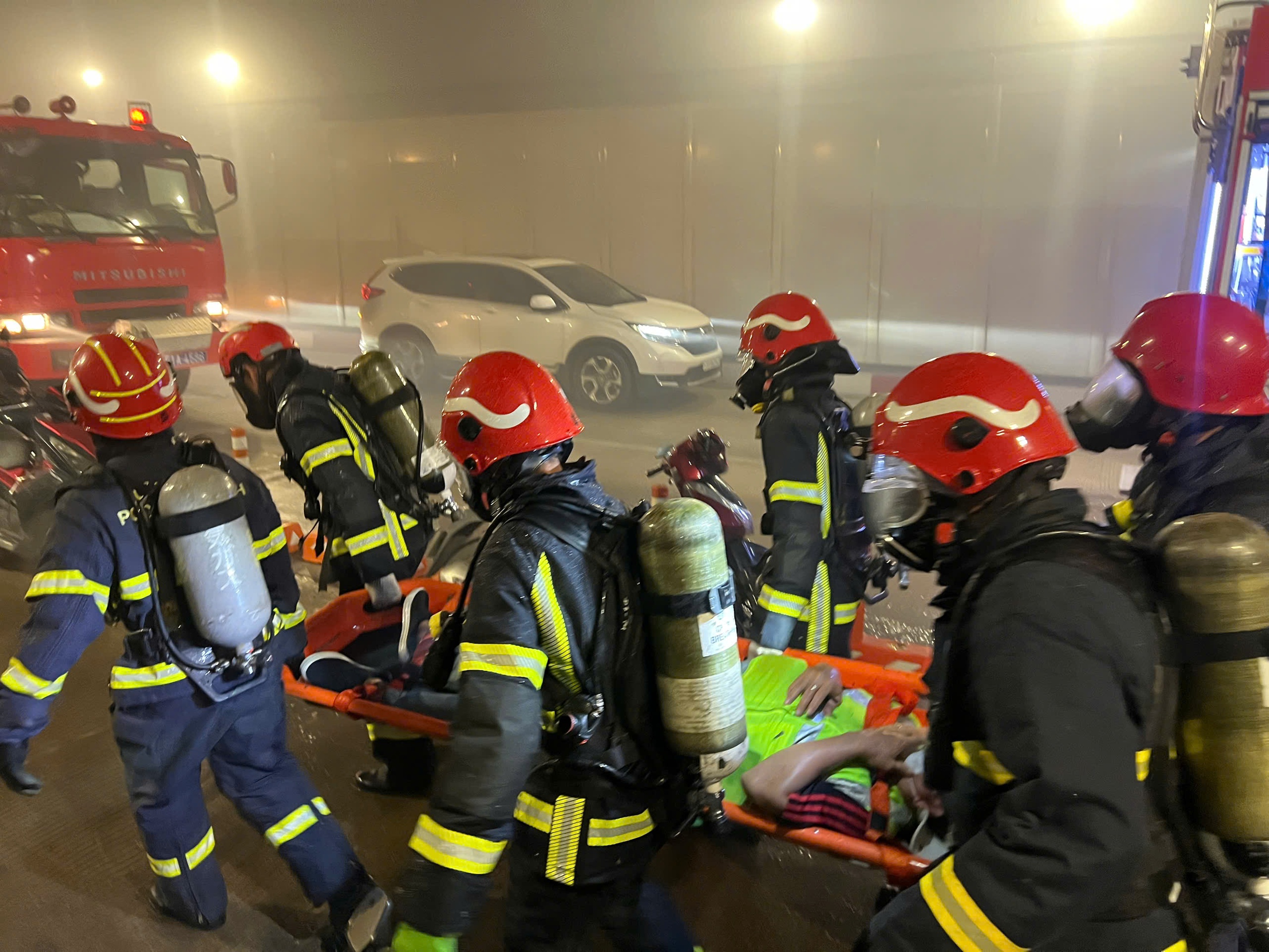 TP.HCM diễn tập PCCC hầm sông Sài Gòn, có robot TAF35 - Ảnh 1. TP.HCM diễn tập PCCC hầm sông Sài Gòn, có robot TAF35 - Ảnh 1.