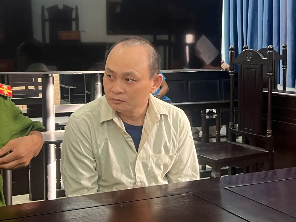 Tài xế xe tải Trịnh Tiến Dũng nhận mức án 9 năm 6 tháng tù. Ảnh: HỮU ĐĂNG tai nạn trên cầu phú mỹ